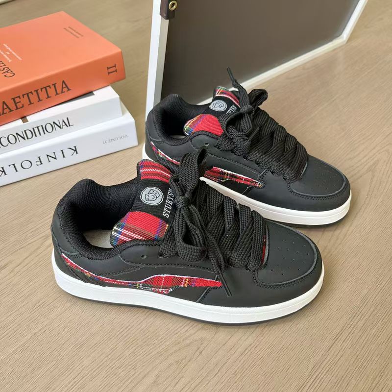 Damen Sportliche Sneaker mit kariertem Detail und rutschfester Sohle Heidi Mode - Image 4