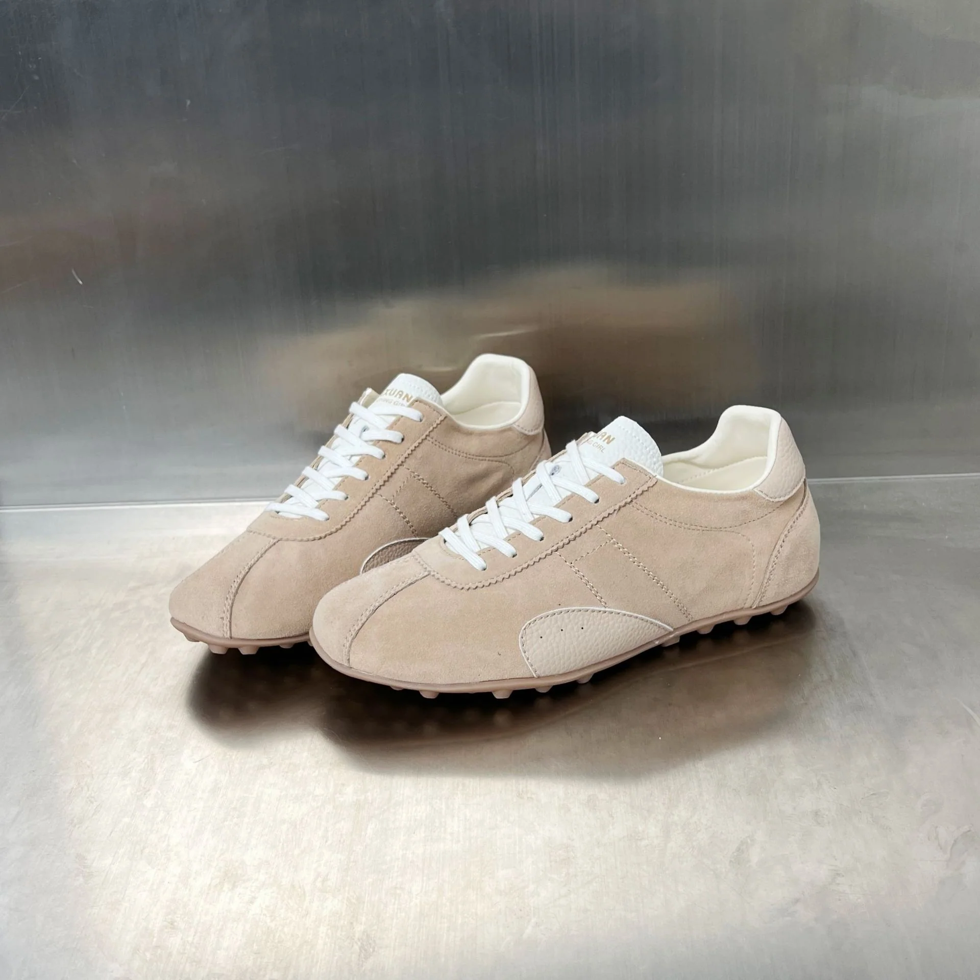 Damen Sportliche Sneaker mit luxuriösem Wildleder und innovativer Sohlenkonstruktion Heidi Mode - Image 7