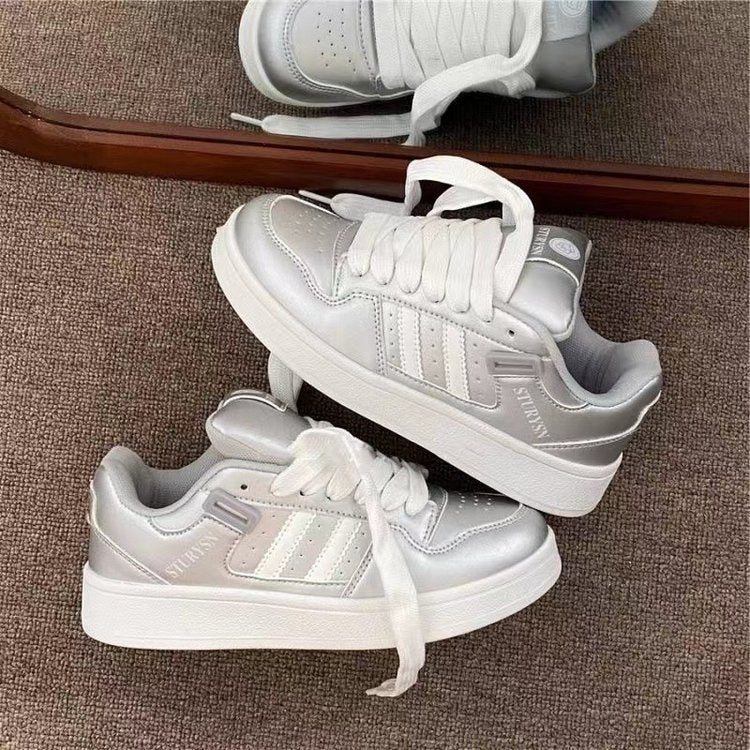 Damen Sportliche Sneaker mit Metallic-Oberfläche und gepolsterter Innensohle Heidi Mode - Image 5