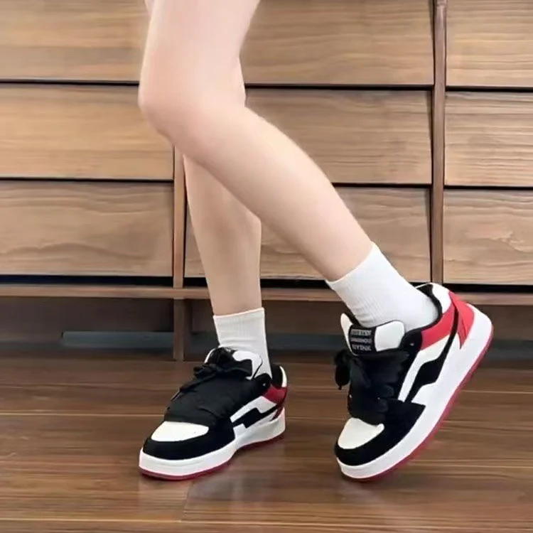 Damen Sportliche Sneaker mit modischem Design und atmungsaktiven Elementen Heidi Mode - Image 3