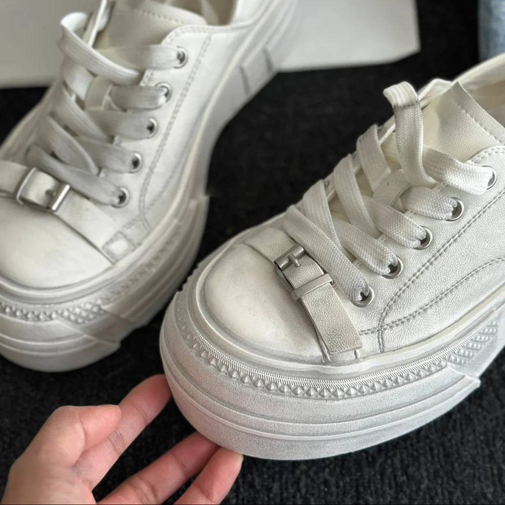 Damen Sportliche Sneaker mit modischem Design und atmungsaktiver Obermaterialstruktur Heidi Mode - Image 2
