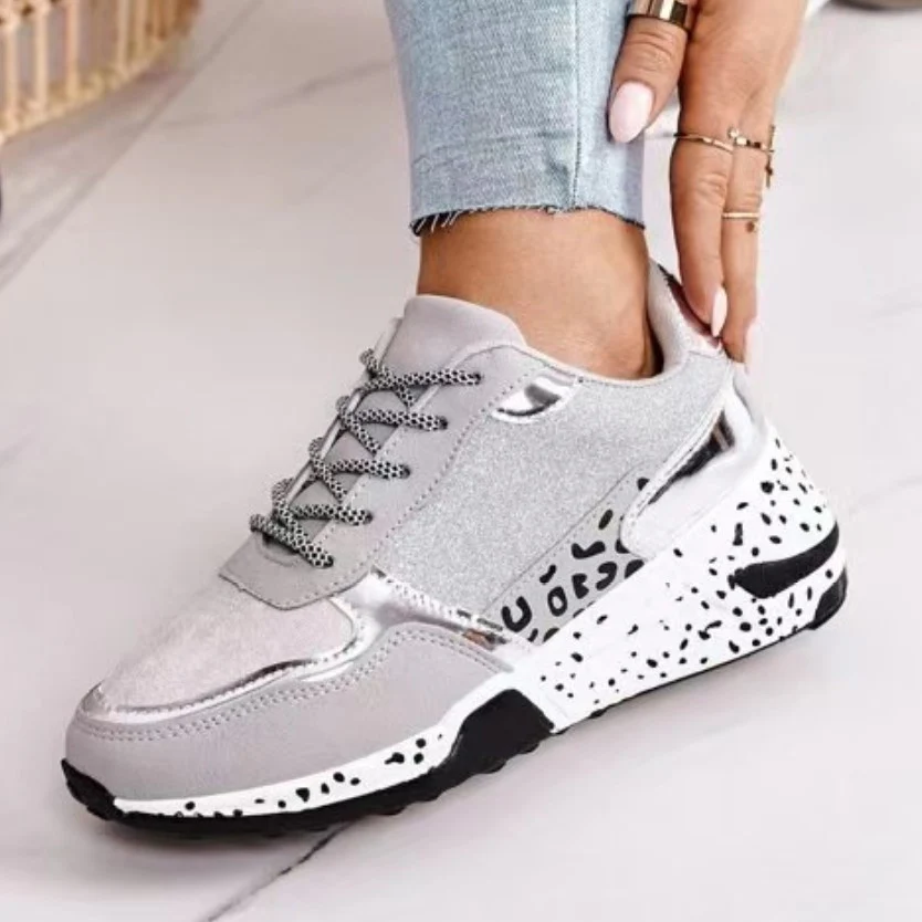 Damen Sportliche Sneaker mit modischem Glitzer-Detail und rutschsicherer Sohle Heidi Mode - Image 4