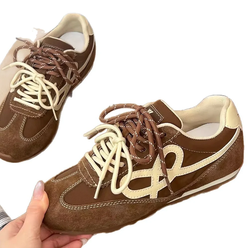 Damen Sportliche Sneaker mit modischem Obermaterial und besonderen Schnürdetails Heidi Mode - Image 5