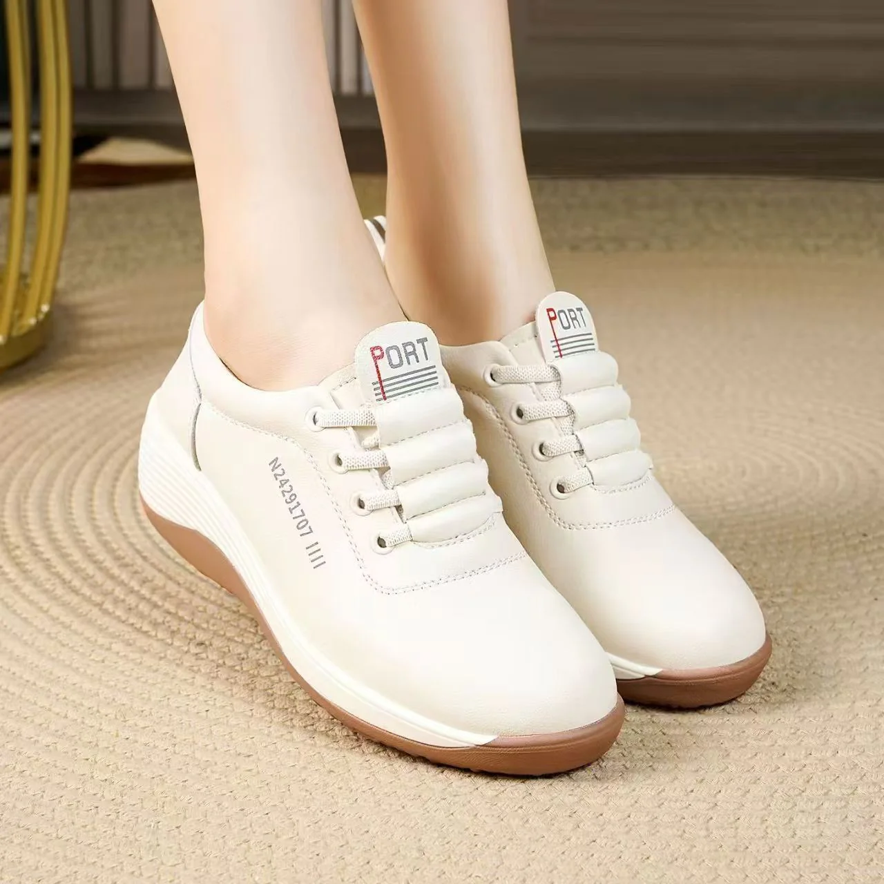 Damen Sportliche Sneaker mit modischem Schnürdesign und rutschfester Sohle Heidi Mode