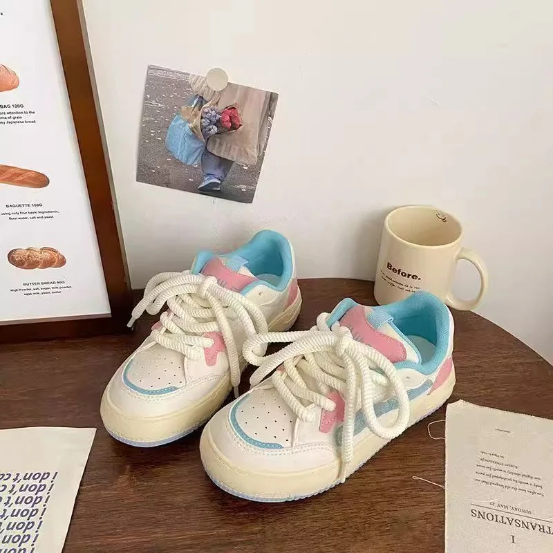 Damen Sportliche Sneaker mit modischen Akzenten und dicker Sohle Heidi Mode - Image 3