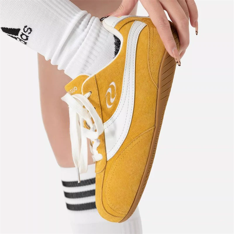 Damen Sportliche Sneaker mit robustem Wildleder-Obermaterial und rutschfester Sohle Heidi Mode - Image 6