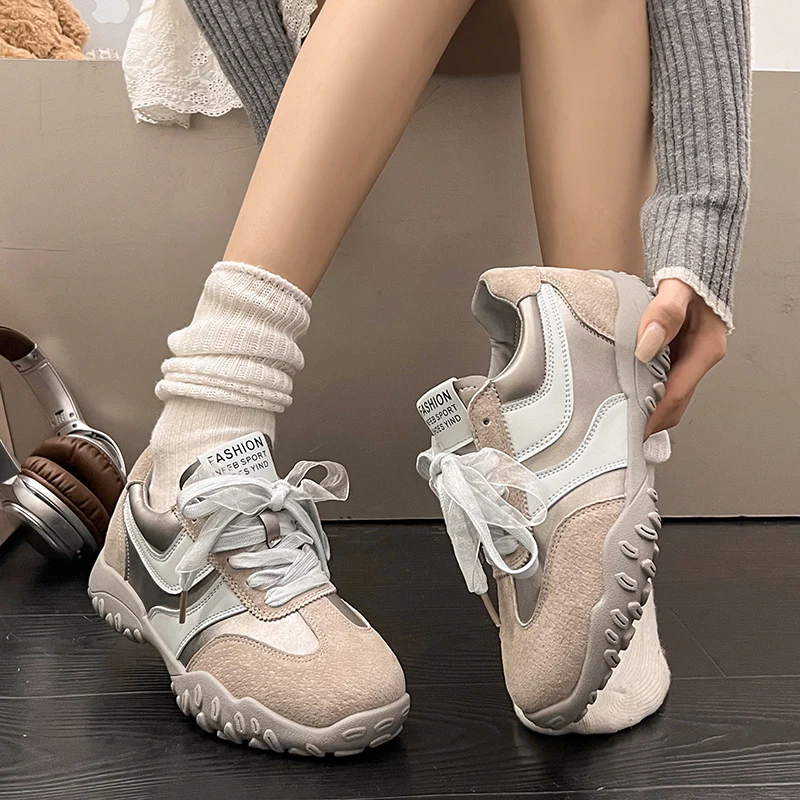 Damen Sportliche Sneaker mit trendigem Design Heidi Mode - Image 4