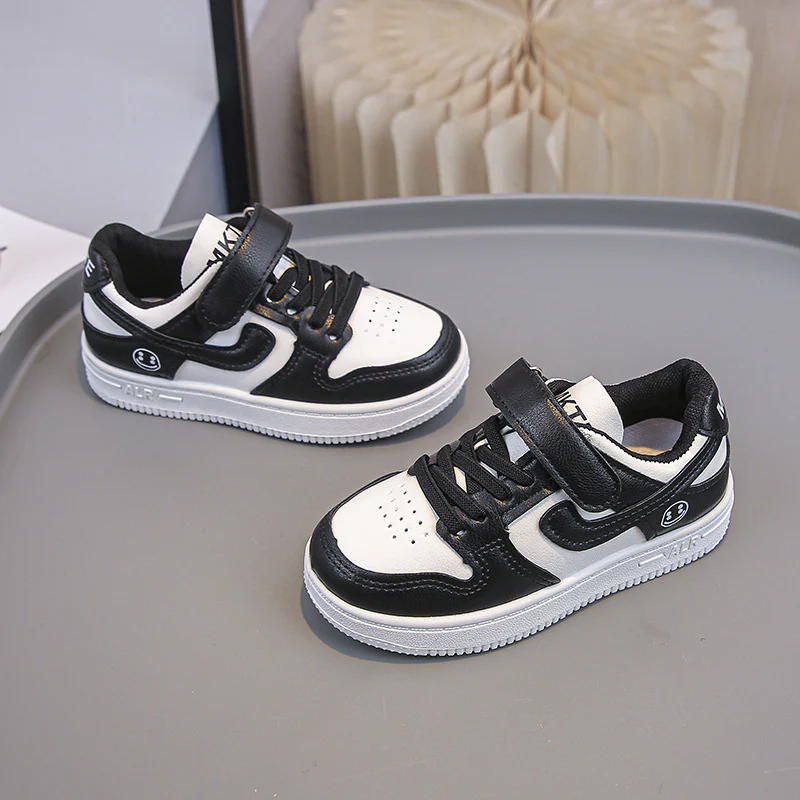 Damen Sportliche Sneaker mit verstellbarem Klettverschluss und atmungsaktiver Sohle Heidi Mode - Image 6