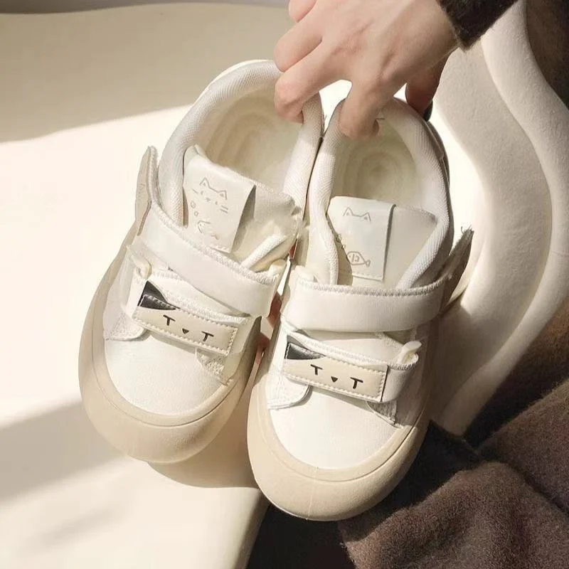 Damen Sportliche Sneaker mit verstellbarem Klettverschluss und bequemer Polsterung Heidi Mode - Image 3