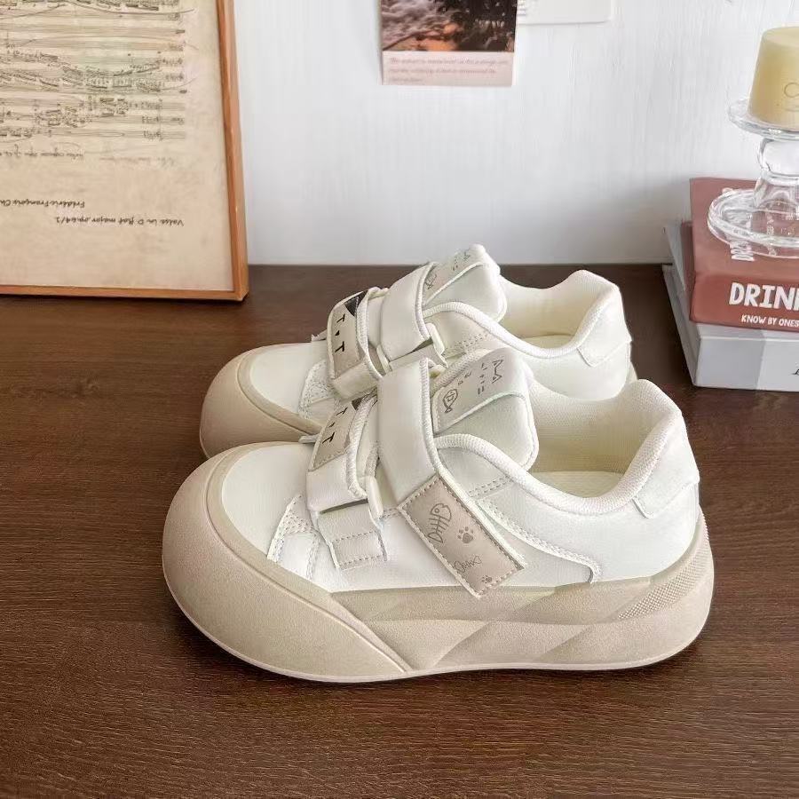Damen Sportliche Sneaker mit verstellbarem Klettverschluss und bequemer Polsterung Heidi Mode - Image 4