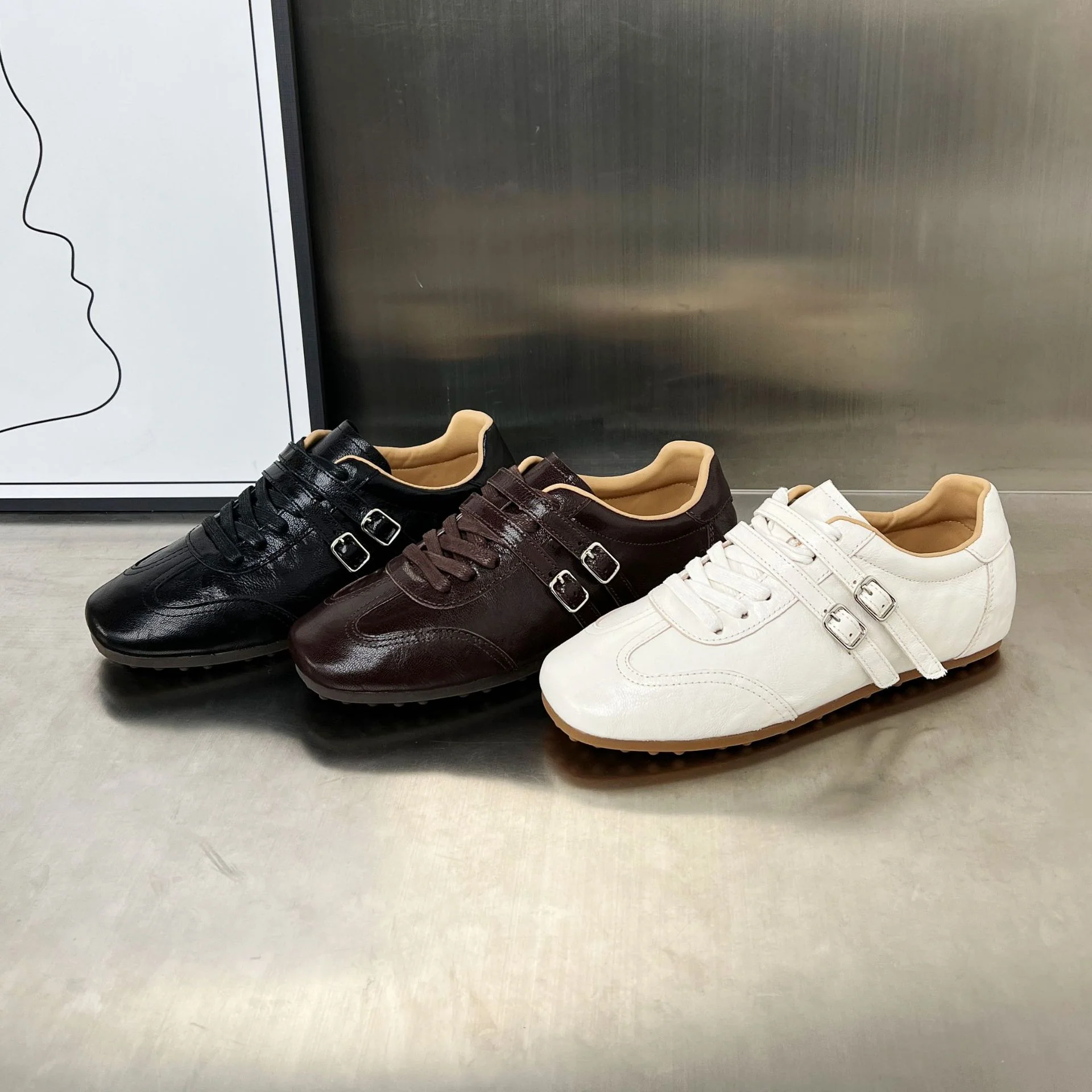 Damen Sportliche Sneaker mit verstellbaren Riemen und bequemer Sohle Heidi Mode - Image 3