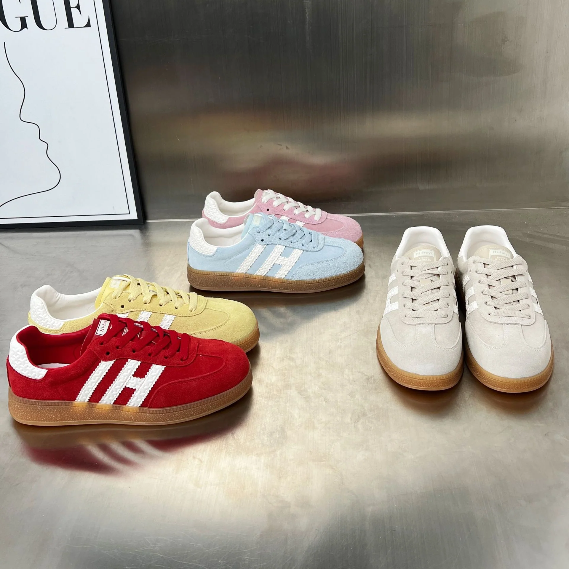 Damen Sportliche Sneakers aus hochwertigem Veloursleder mit rutschfester Sohle Heidi Mode - Image 2