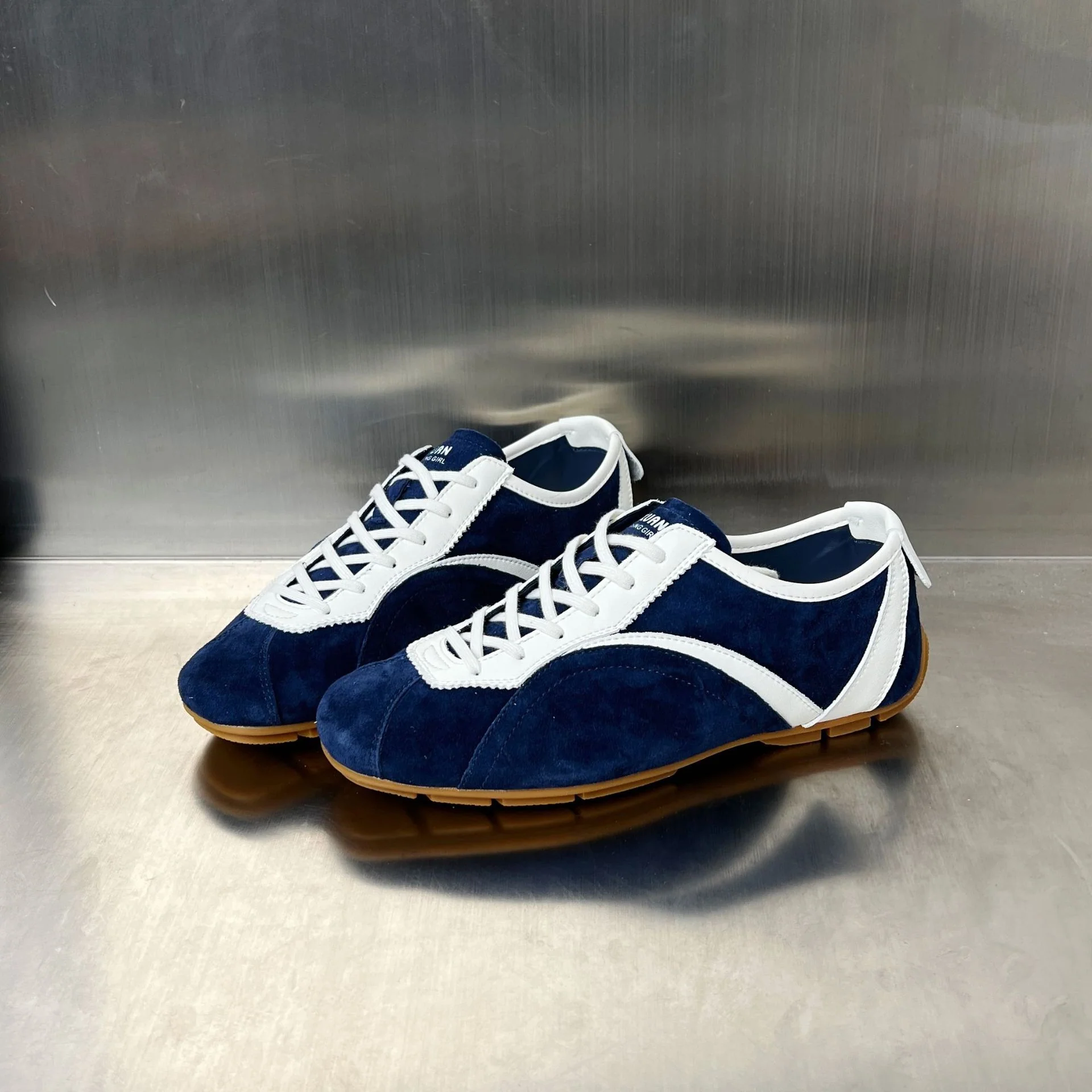 Damen Sportliche Sneakers aus hochwertigem Wildleder mit innovativer Sohlenkonstruktion Heidi Mode - Image 2