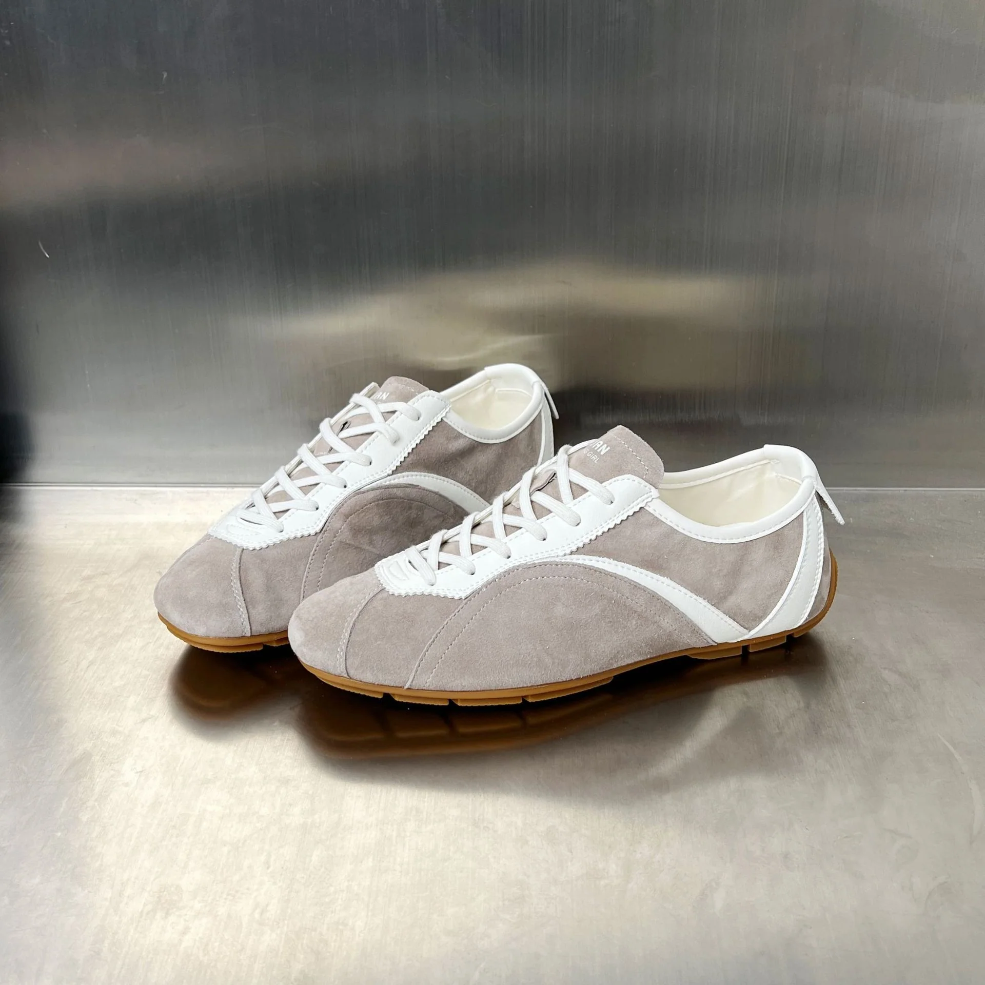 Damen Sportliche Sneakers aus hochwertigem Wildleder mit innovativer Sohlenkonstruktion Heidi Mode - Image 6