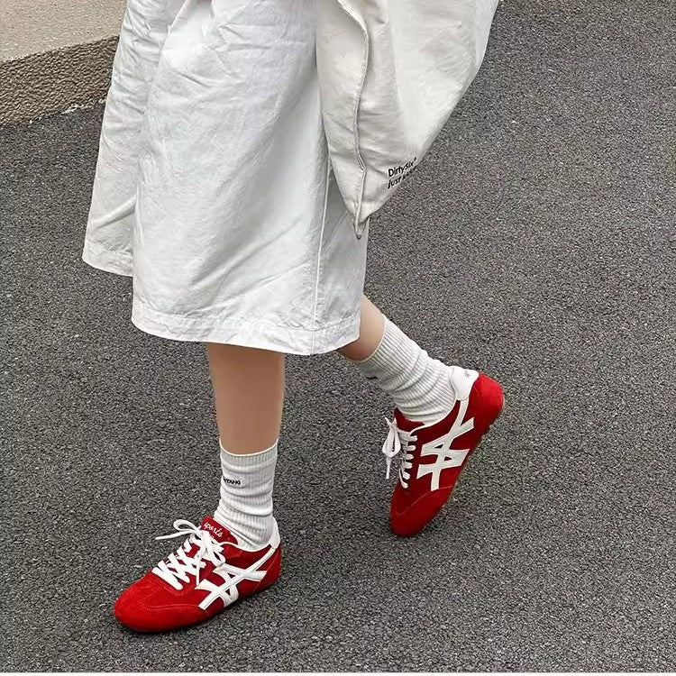 Damen Sportliche Sneakers aus hochwertigem Wildleder mit klassischem Design und rutschfester Sohle Heidi Mode - Image 2