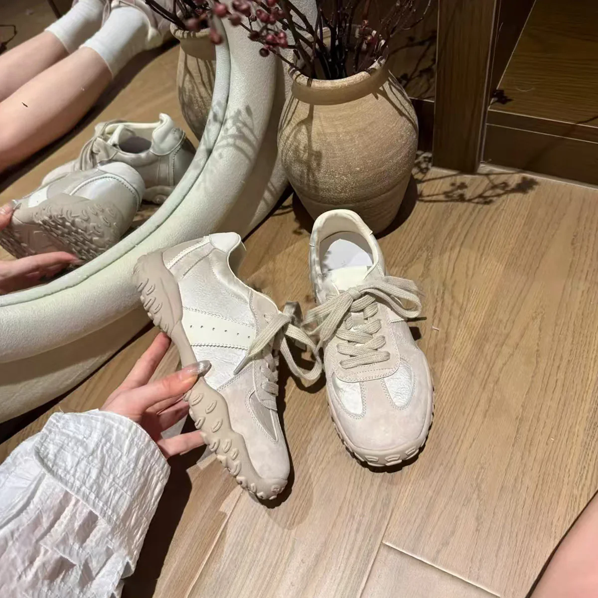 Damen Sportliche Sneakers aus hochwertigem Wildleder mit robustem Sohlenprofil Heidi Mode - Image 8