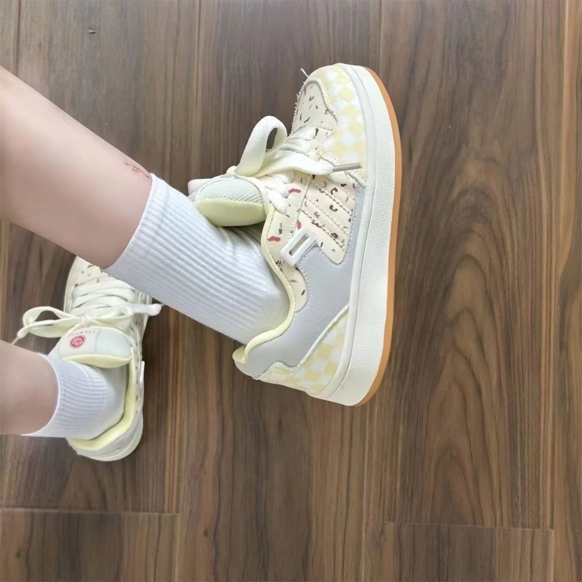 Damen Sportliche Sneakers im charmanten Design Heidi Mode - Image 4