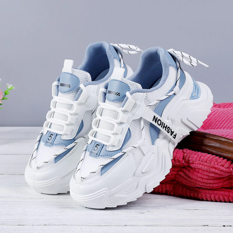 Damen sportliche Sneakers im futuristischen Design mit atmungsaktiver Mesh-Oberfläche Heidi Mode - Image 3