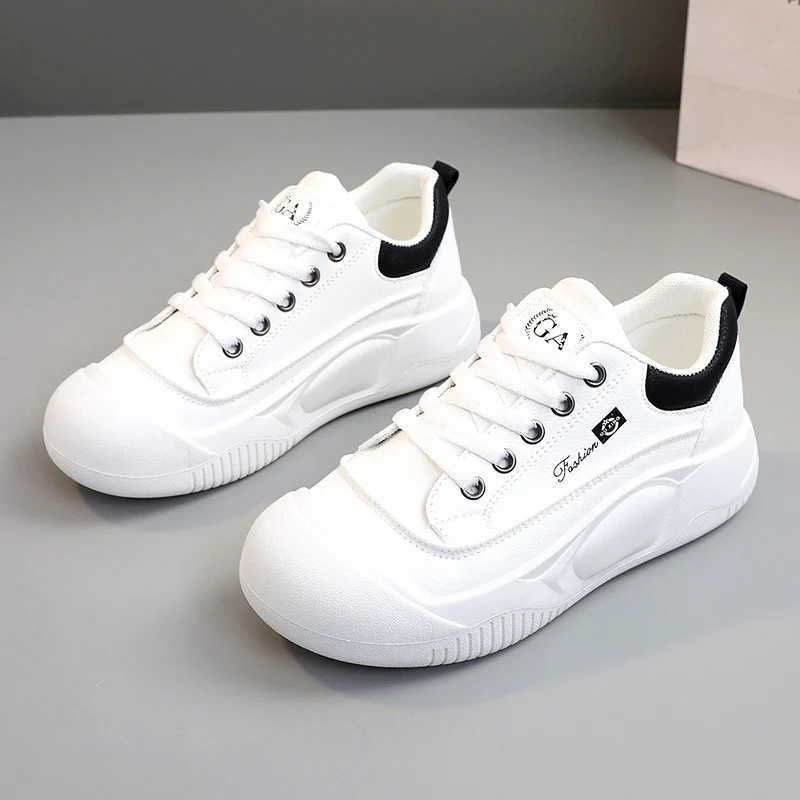 Damen Sportliche Sneakers im modischen Design mit dämpfender Laufsohle Heidi Mode - Image 2