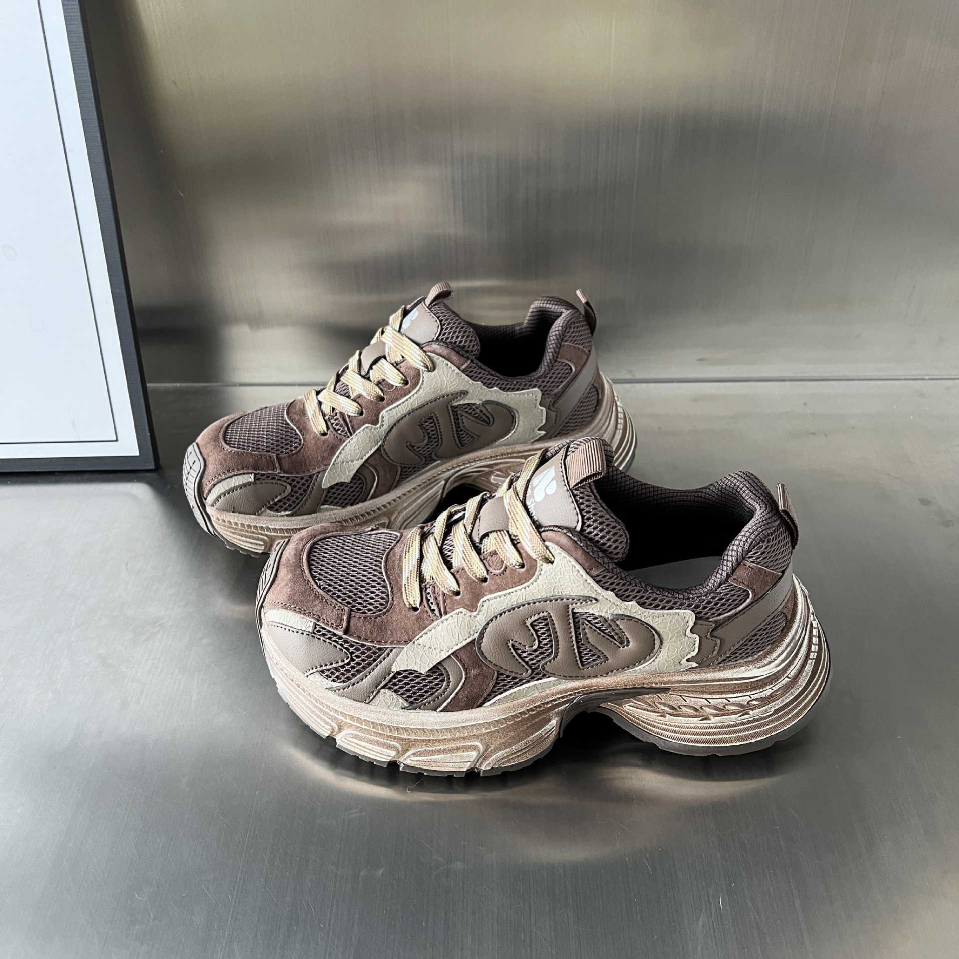 Damen Sportliche Sneakers mit atmungsaktivem Mesh-Einsatz und dämpfendem Komfort Heidi Mode - Image 11