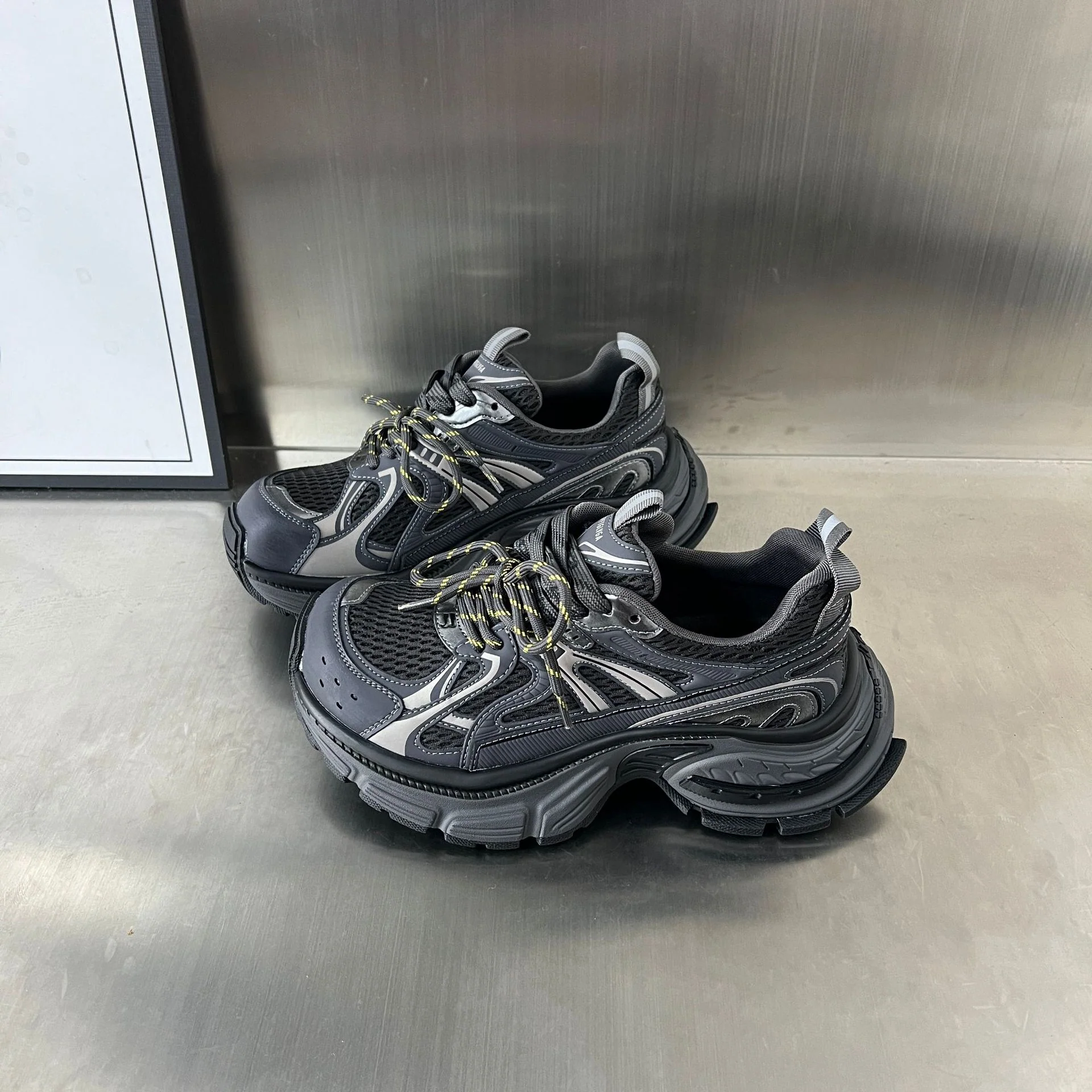 Damen Sportliche Sneakers mit atmungsaktivem Mesh-Einsatz und dämpfendem Komfort Heidi Mode - Image 14