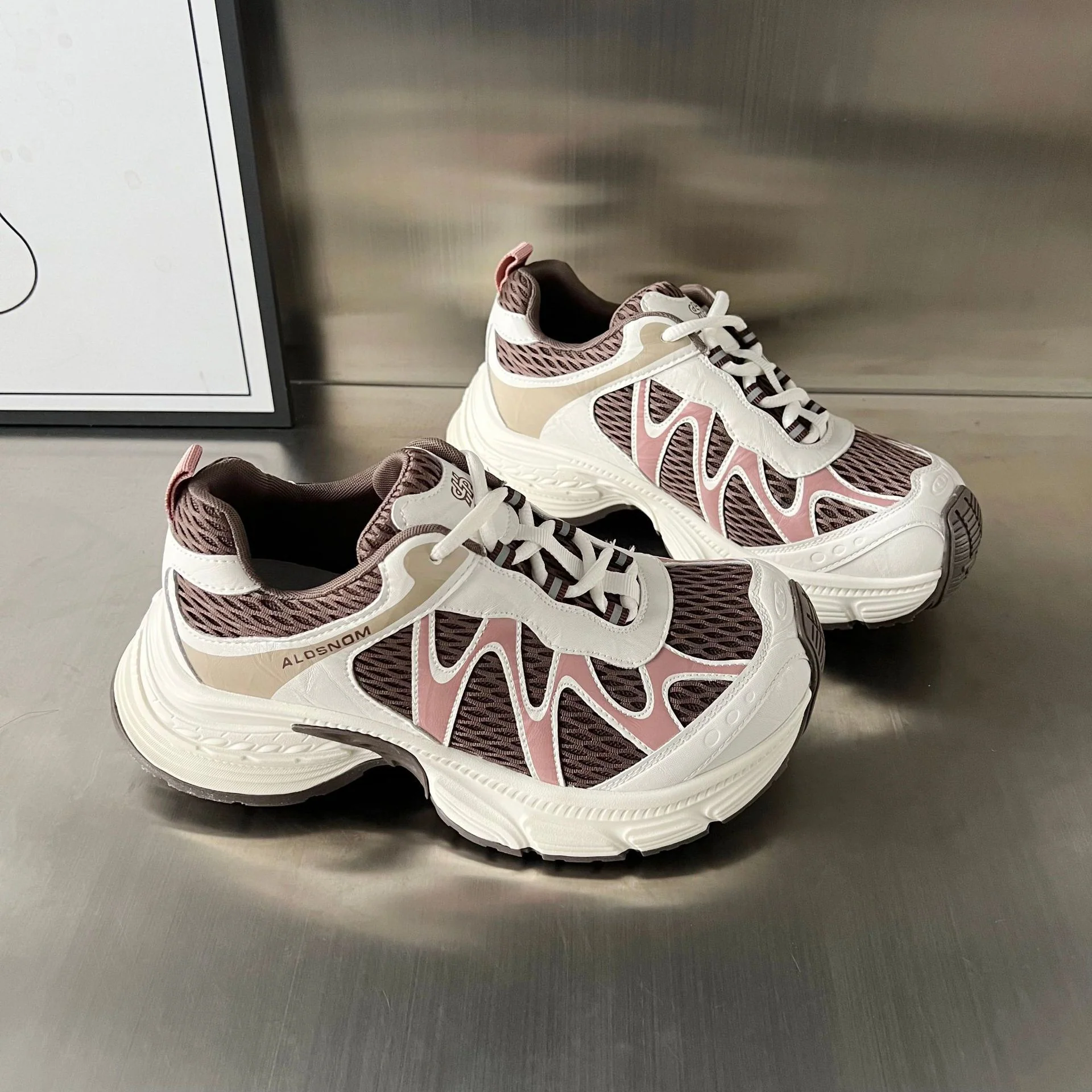 Damen Sportliche Sneakers mit atmungsaktivem Mesh-Obermaterial und ergonomischem Fußbett Heidi Mode - Image 5