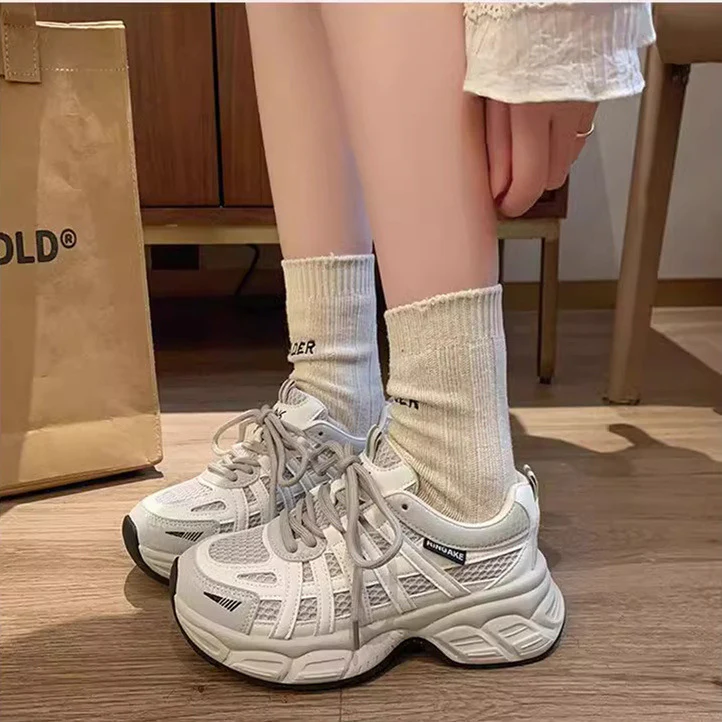 Damen Sportliche Sneakers mit atmungsaktivem Mesh-Obermaterial und gepolsterter Sohle Heidi Mode - Image 2