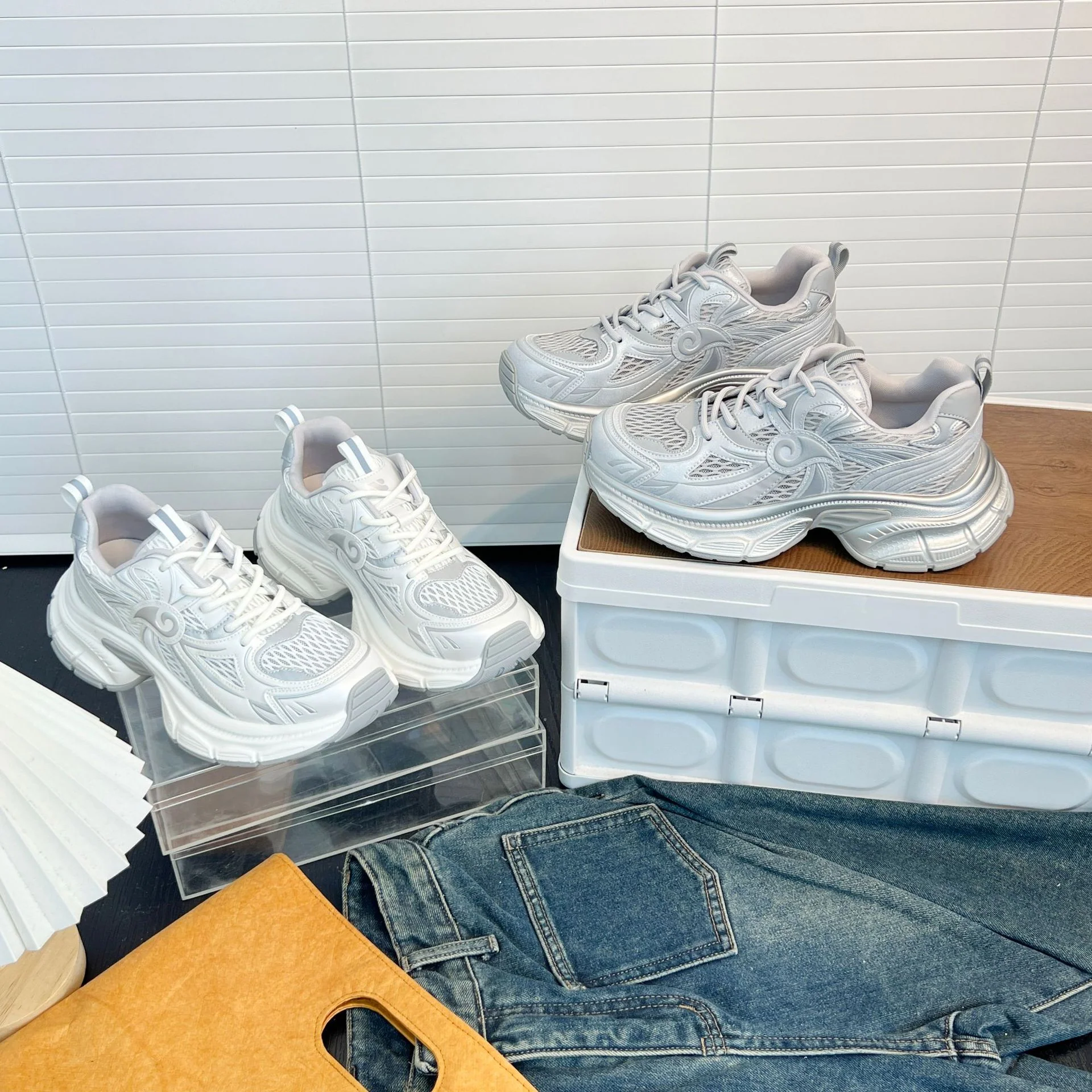 Damen Sportliche Sneakers mit atmungsaktivem Mesh und dämpfendem Design Heidi Mode - Image 3