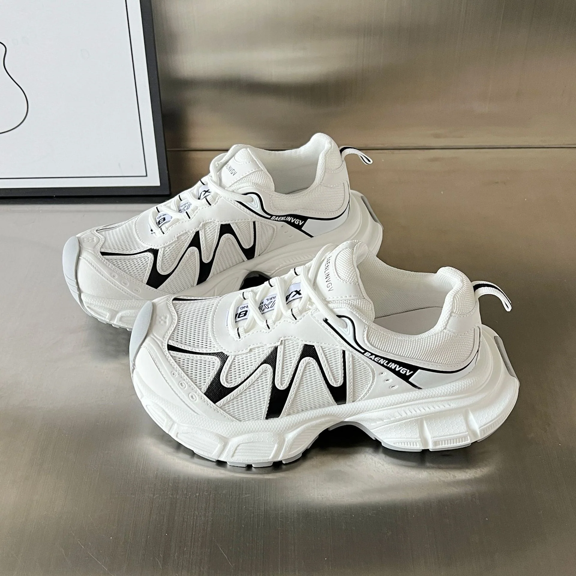 Damen Sportliche Sneakers mit atmungsaktivem Mesh und dämpfender Sohle Heidi Mode - Image 2