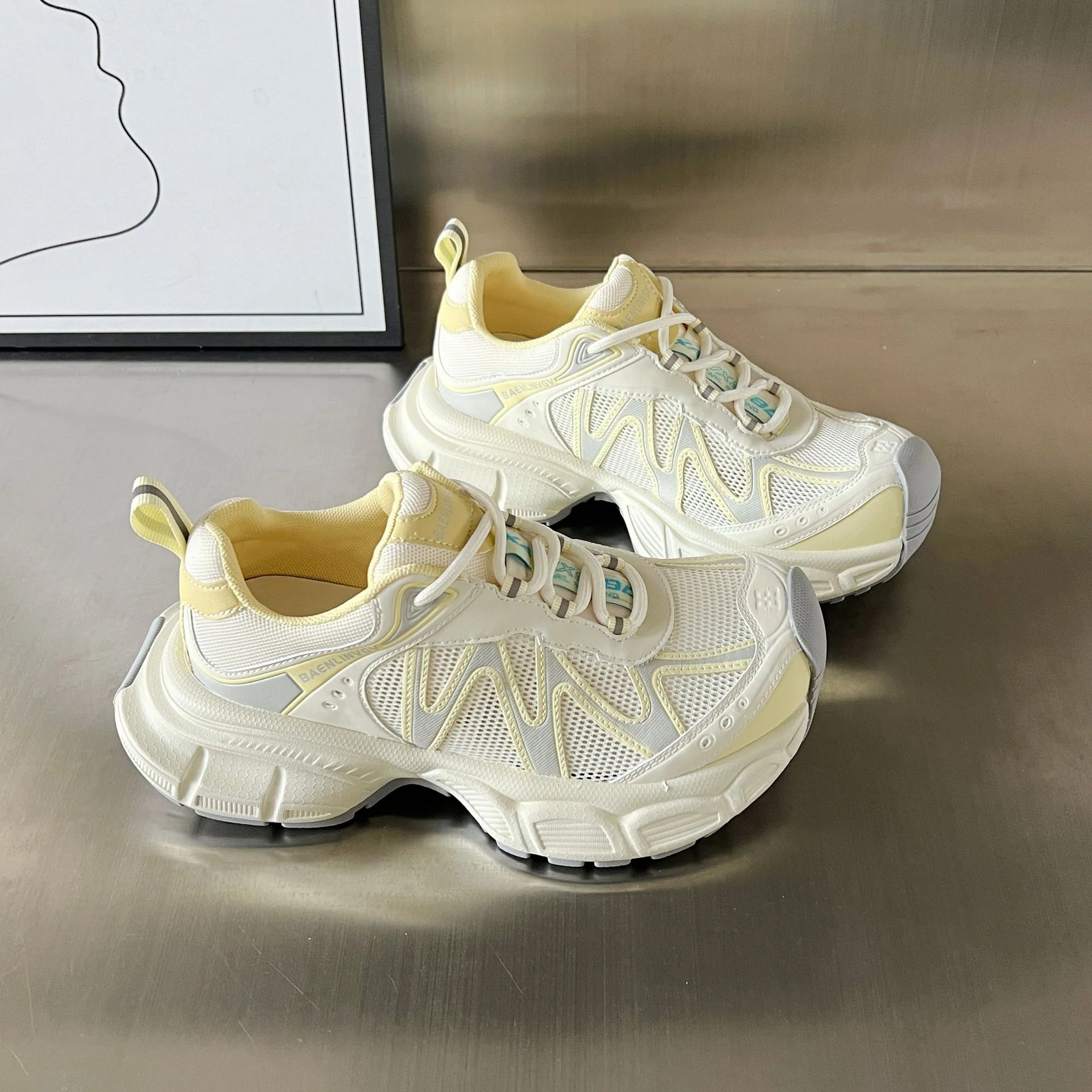 Damen Sportliche Sneakers mit atmungsaktivem Mesh und dämpfender Sohle Heidi Mode - Image 5