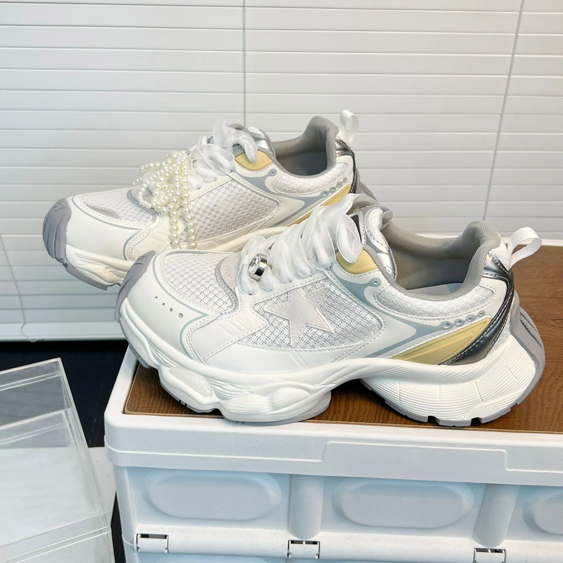 Damen Sportliche Sneakers mit atmungsaktivem Mesh und innovativem Dämpfungssystem Heidi Mode - Image 2