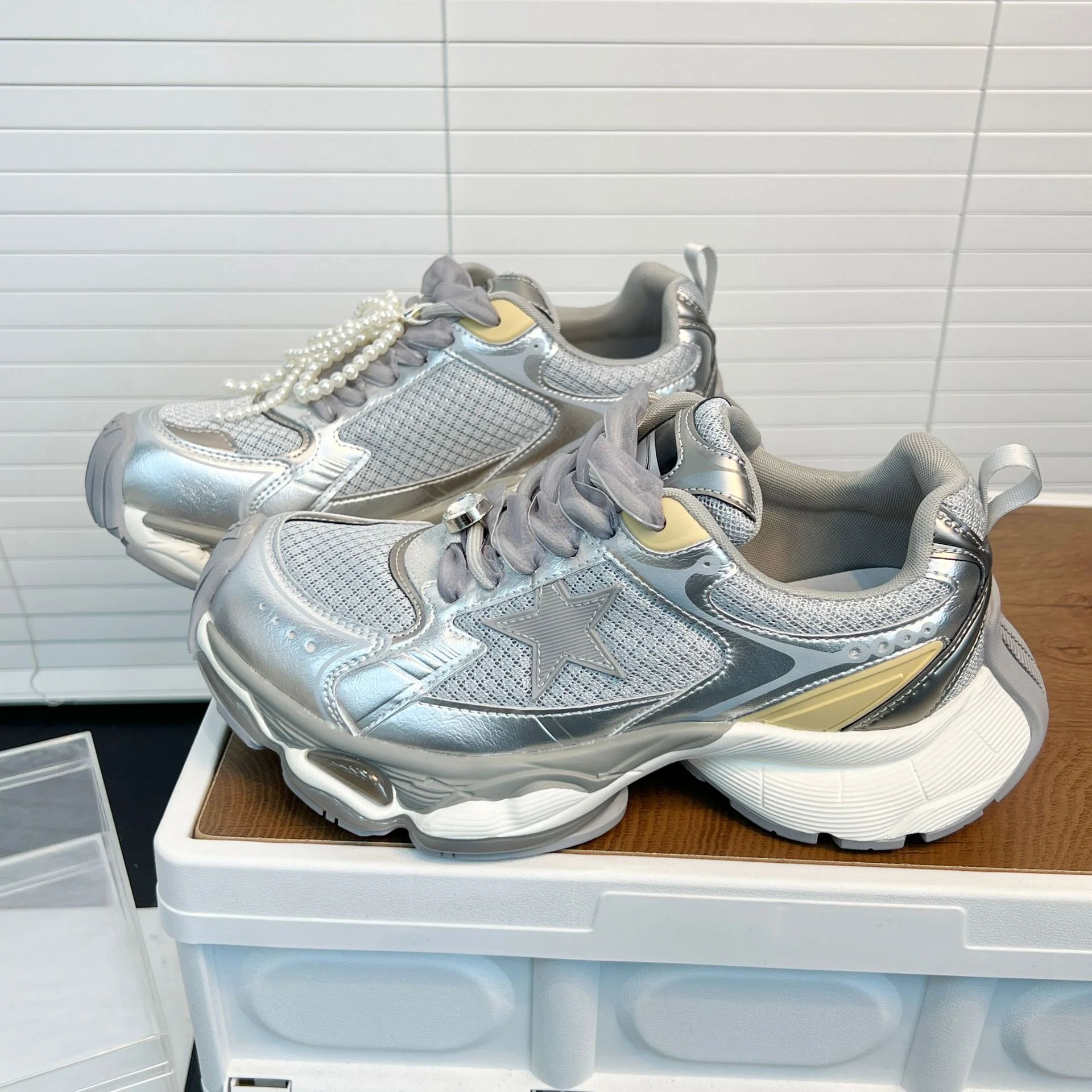 Damen Sportliche Sneakers mit atmungsaktivem Mesh und innovativem Dämpfungssystem Heidi Mode - Image 7
