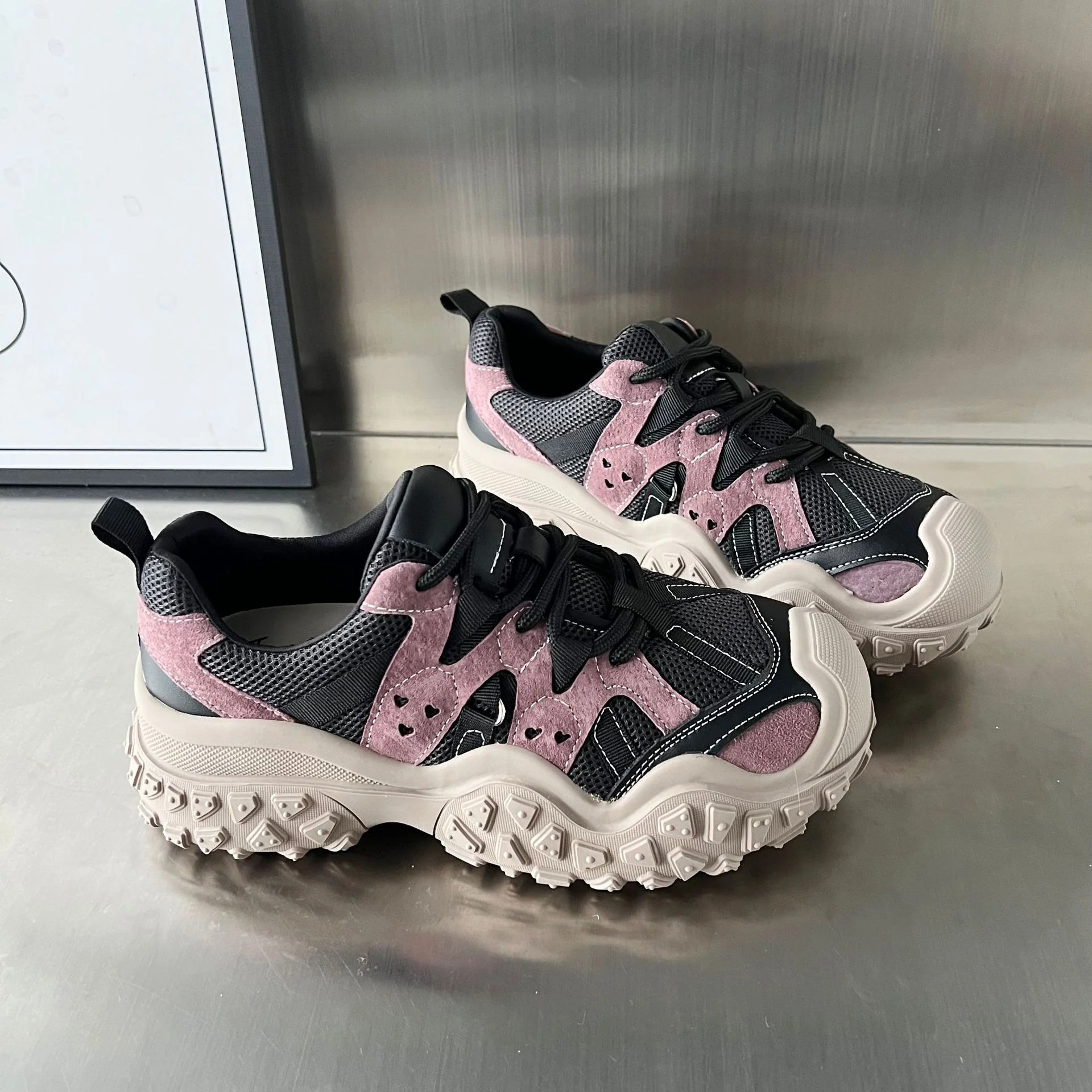 Damen Sportliche Sneakers mit atmungsaktivem Mesh und robustem Sohlenprofil Heidi Mode - Image 5