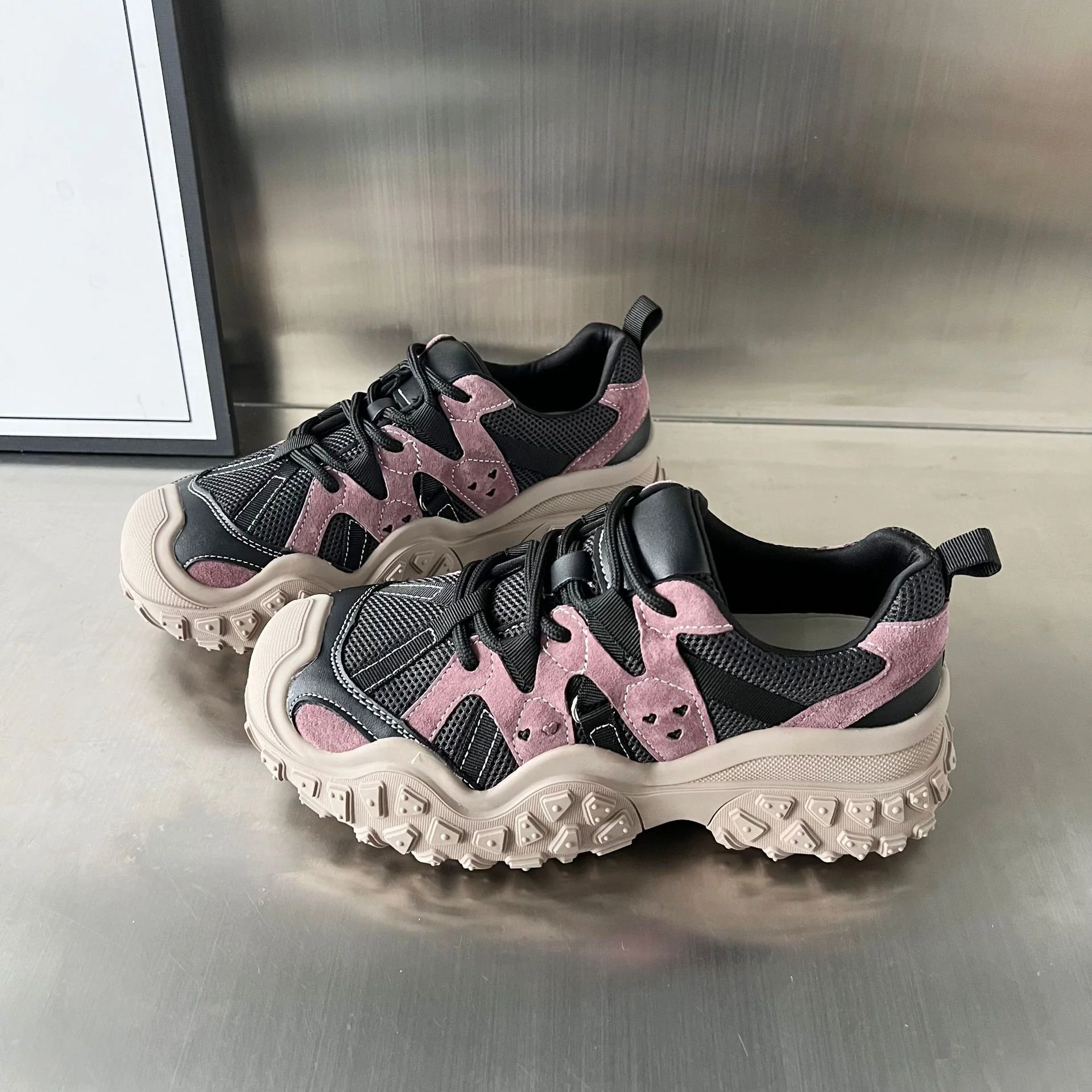 Damen Sportliche Sneakers mit atmungsaktivem Mesh und robustem Sohlenprofil Heidi Mode - Image 6