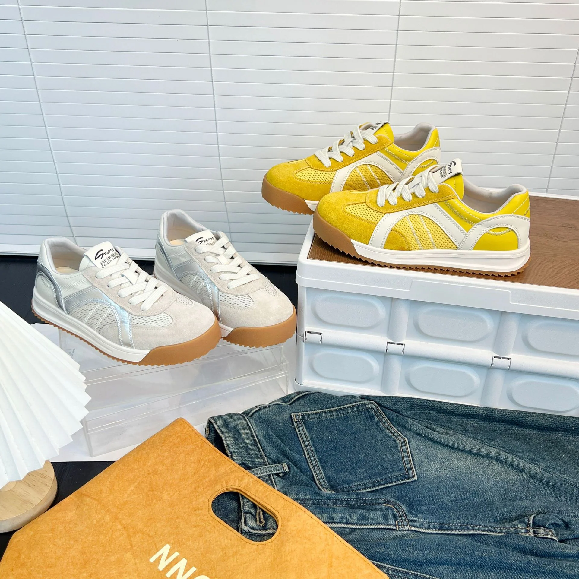 Damen Sportliche Sneakers mit atmungsaktivem Mesh und robustem Veloursleder Heidi Mode - Image 3