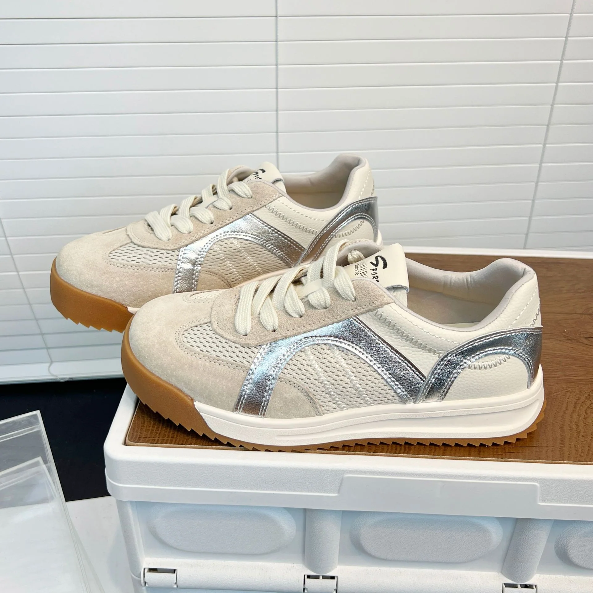 Damen Sportliche Sneakers mit atmungsaktivem Mesh und robustem Veloursleder Heidi Mode - Image 7