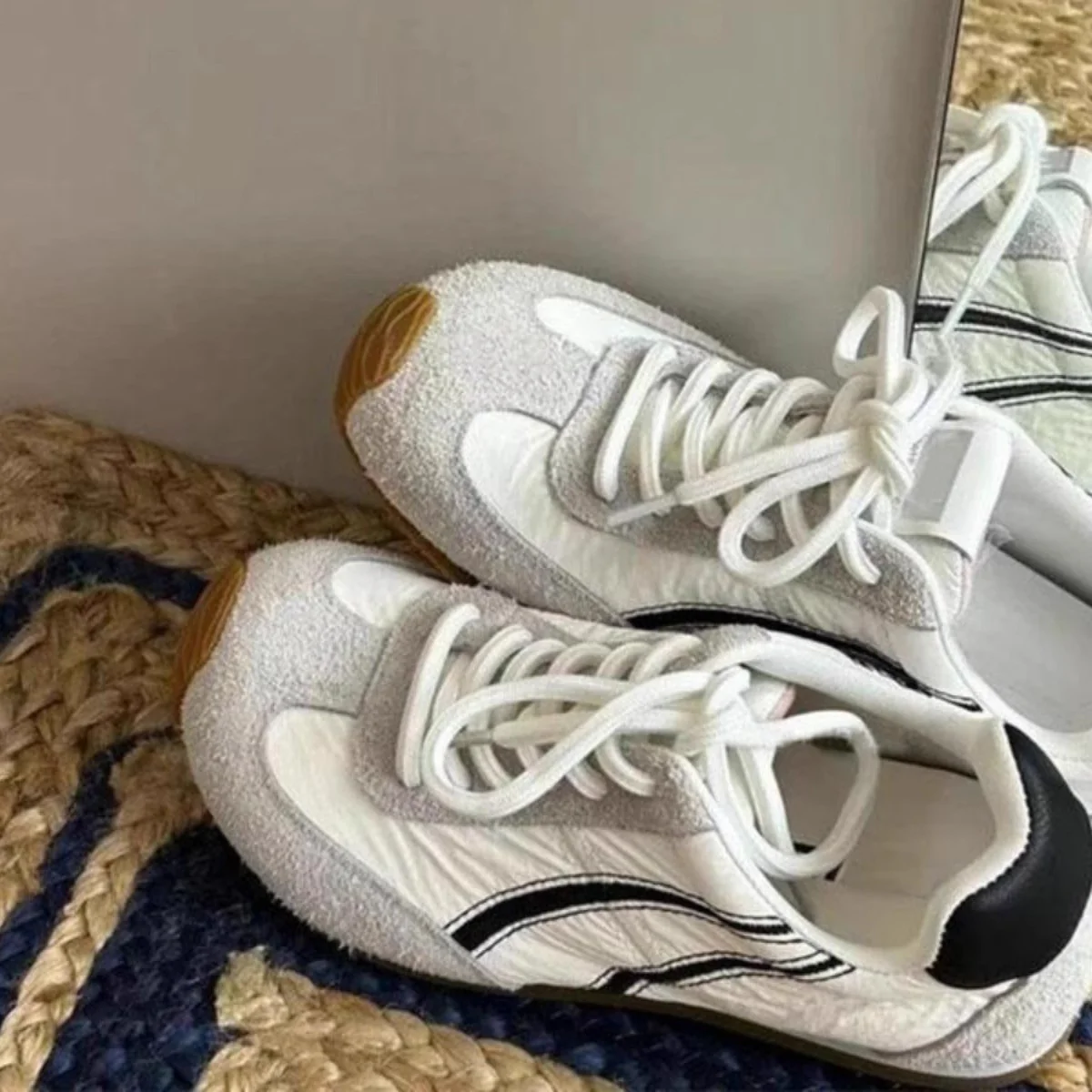 Damen Sportliche Sneakers mit atmungsaktivem Obermaterial und bequemem Fußbett Heidi Mode - Image 2