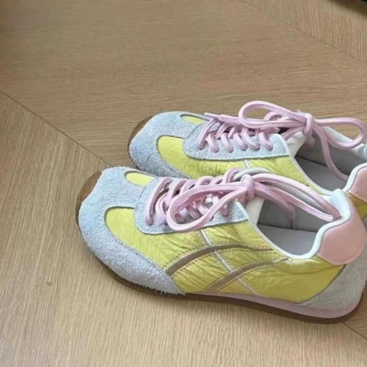 Damen Sportliche Sneakers mit atmungsaktivem Obermaterial und bequemem Fußbett Heidi Mode - Image 4