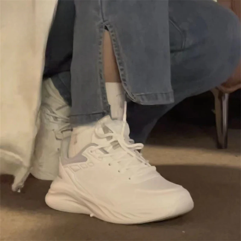 Damen Sportliche Sneakers mit atmungsaktivem Obermaterial und gepolsterter Dämpfung Heidi Mode - Image 2