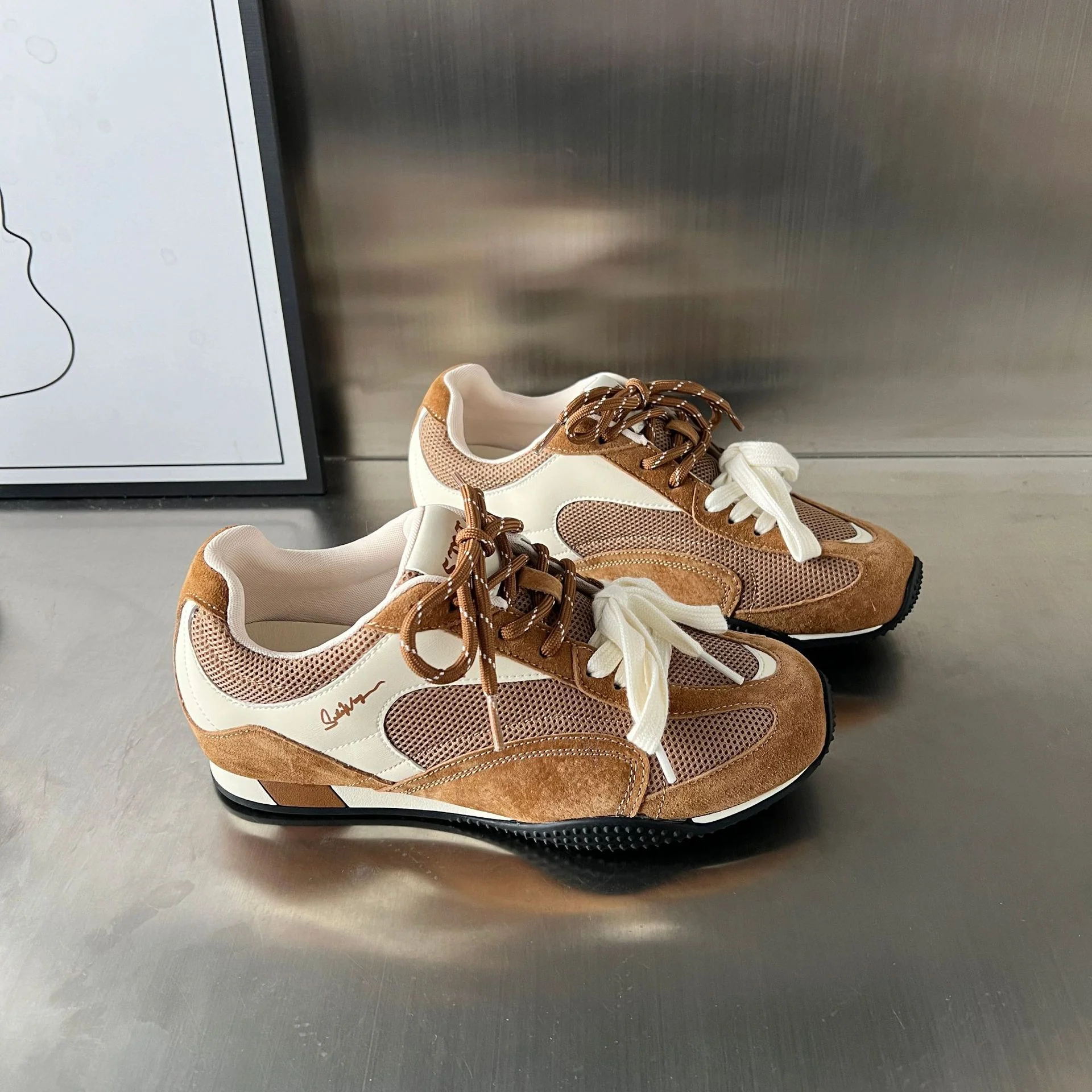 Damen Sportliche Sneakers mit atmungsaktivem Obermaterial und weicher Polsterung Heidi Mode - Image 5