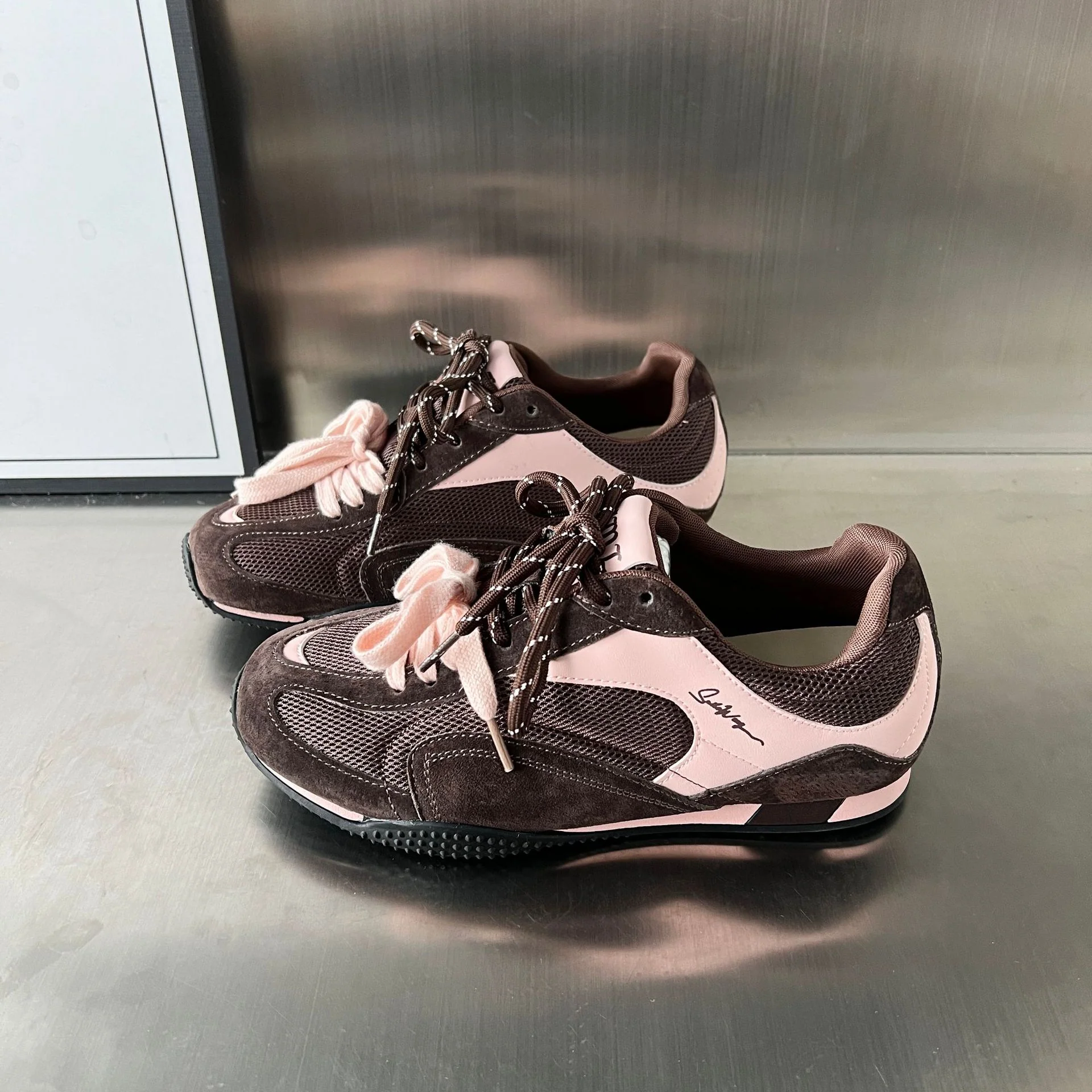 Damen Sportliche Sneakers mit atmungsaktivem Obermaterial und weicher Polsterung Heidi Mode - Image 7
