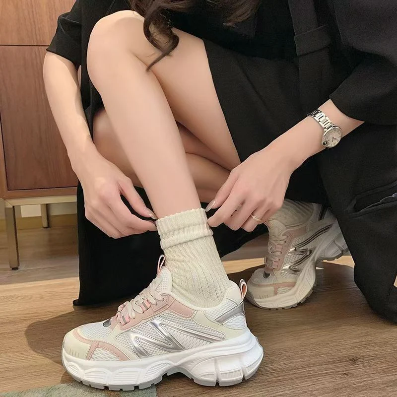 Damen Sportliche Sneakers mit atmungsaktiven Einsätzen und rutschfester Sohle Heidi Mode - Image 2