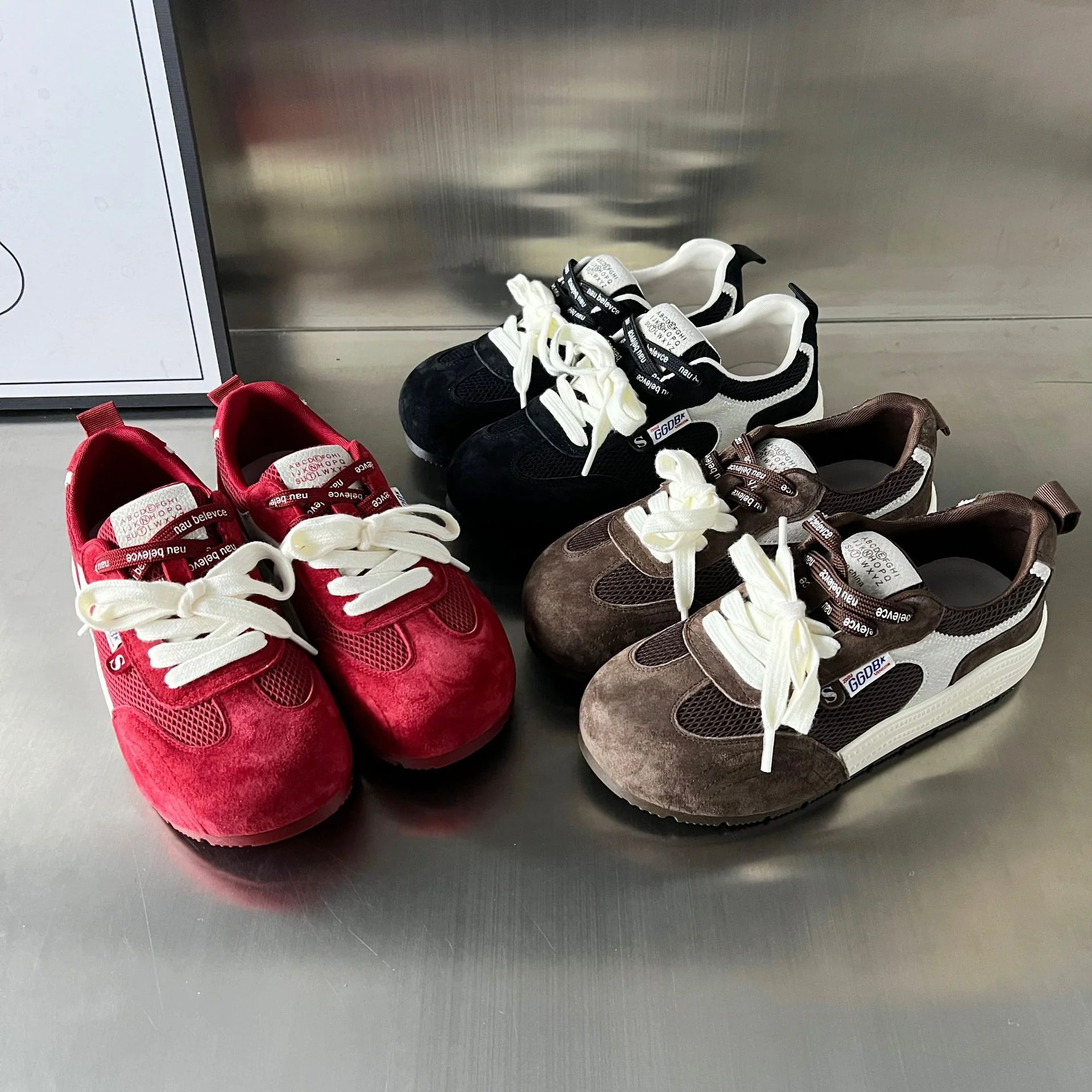 Damen Sportliche Sneakers mit atmungsaktiver Mesh-Oberfläche und eleganter Wildleder-Applikation Heidi Mode - Image 4