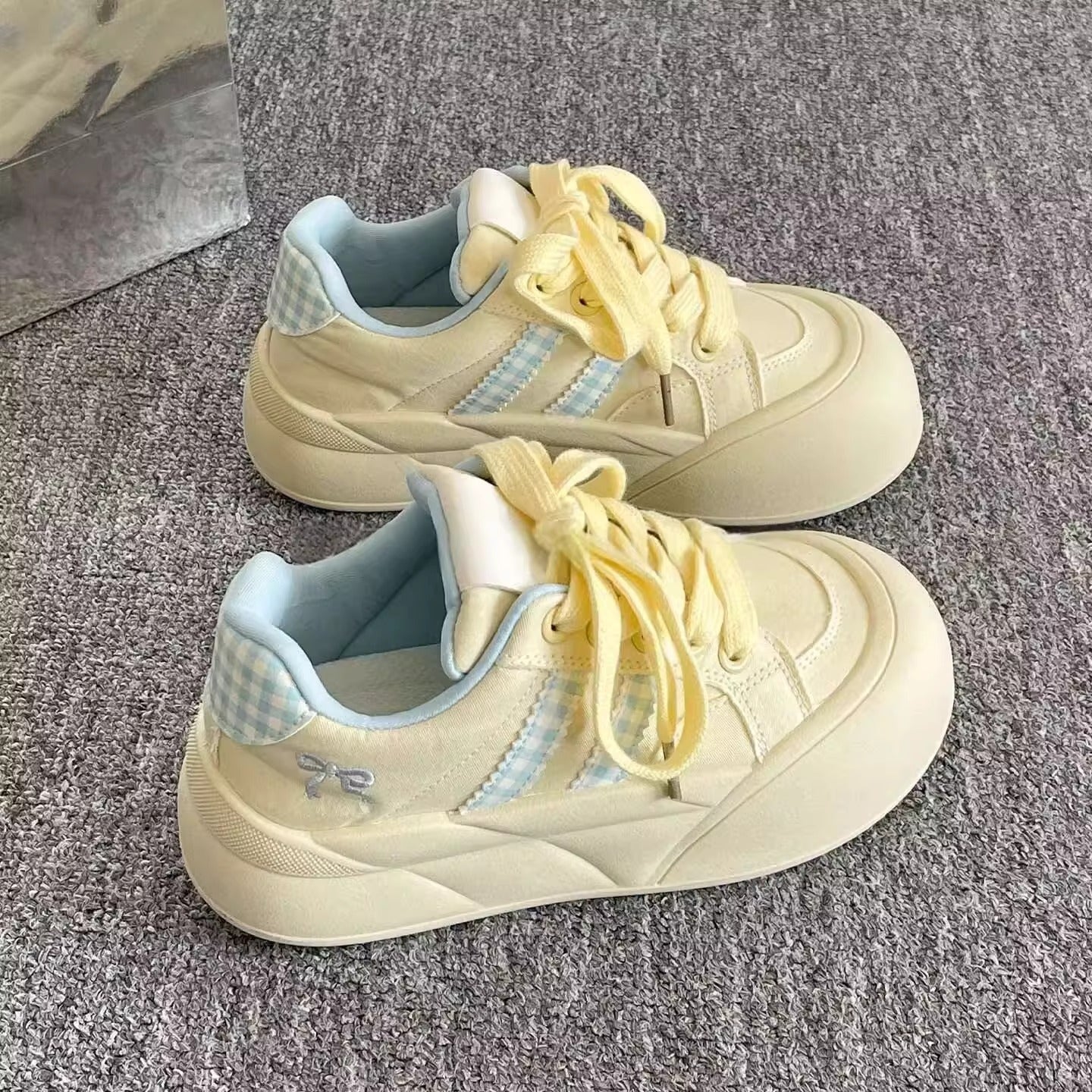 Damen Sportliche Sneakers mit atmungsaktiver Mesh-Oberfläche und innovativem Schnürsystem Heidi Mode - Image 2