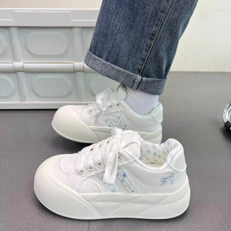 Damen Sportliche Sneakers mit atmungsaktiver Mesh-Oberfläche und innovativem Schnürsystem Heidi Mode - Image 3