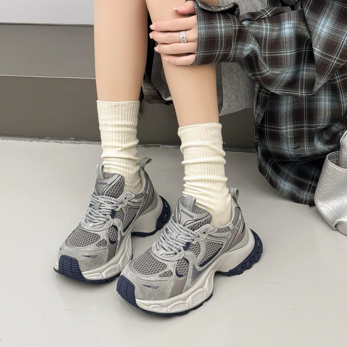 Damen Sportliche Sneakers mit atmungsaktiver Mesh-Oberfläche und komfortablem Dämpfungssystem Heidi Mode - Image 3