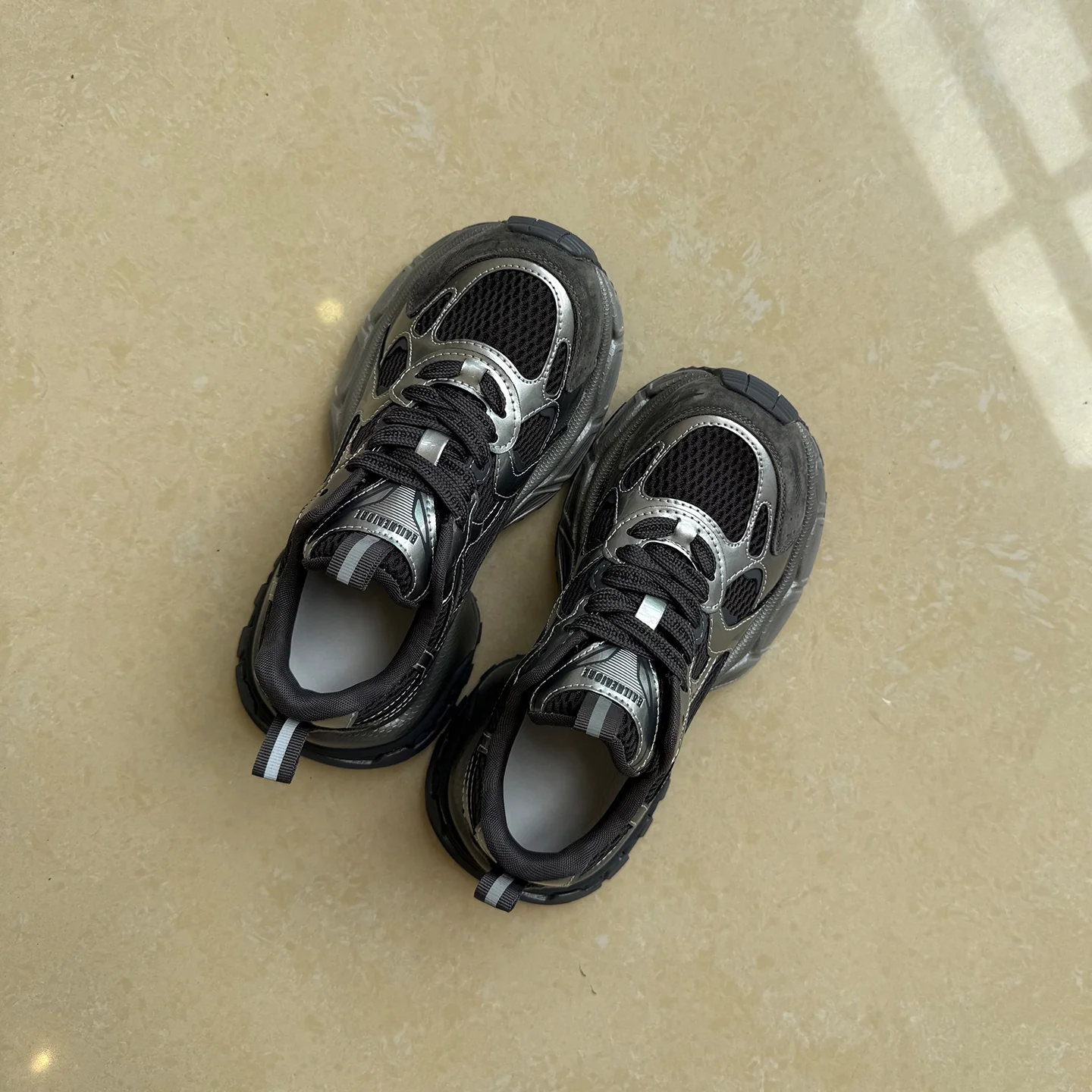 Damen Sportliche Sneakers mit atmungsaktiver Mesh-Oberfläche und komfortablem Dämpfungssystem Heidi Mode - Image 6
