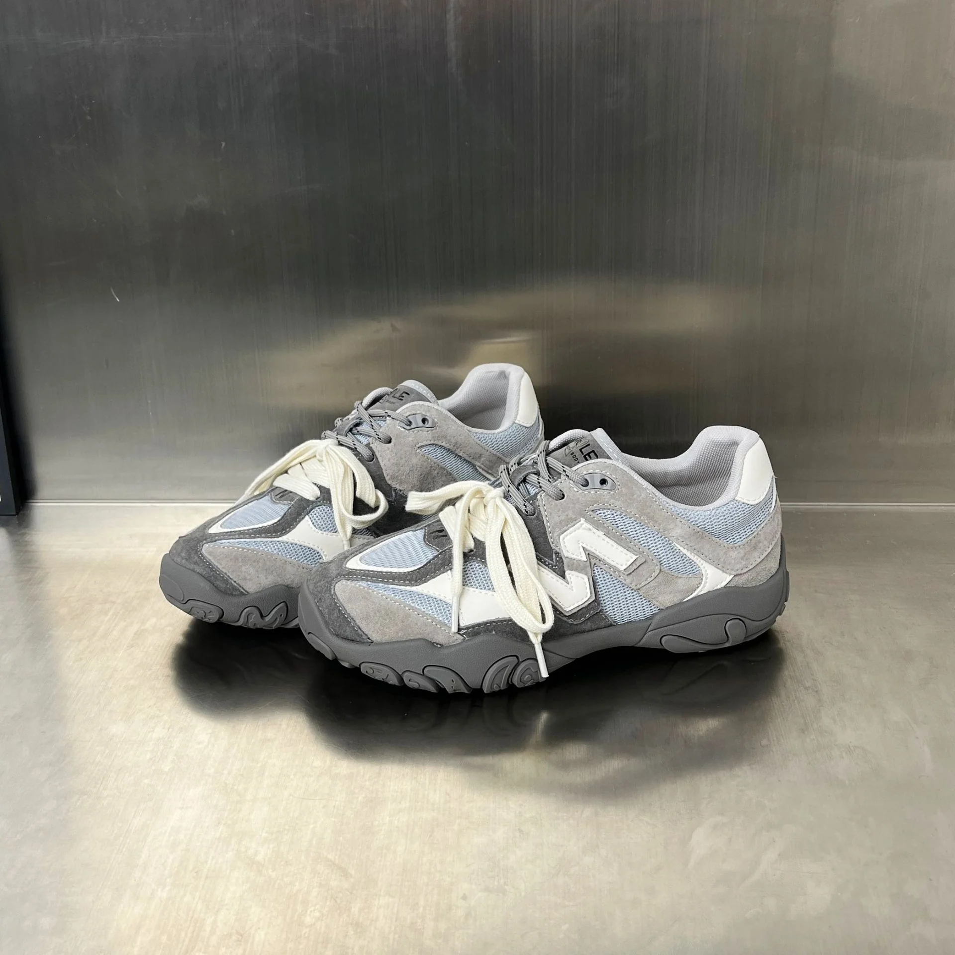 Damen Sportliche Sneakers mit atmungsaktiver Mesh-Oberfläche und robustem Sohlenprofil Heidi Mode - Image 3