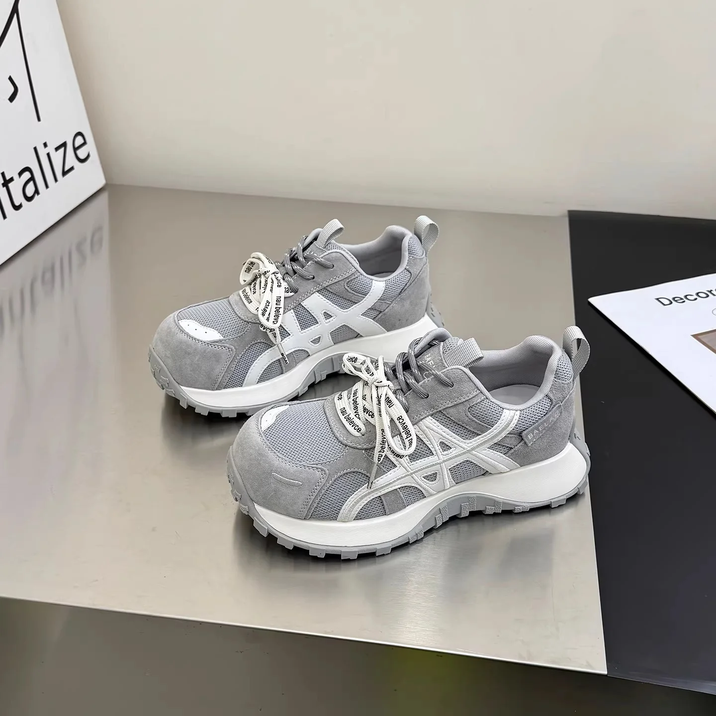Damen Sportliche Sneakers mit atmungsaktiver Mesh-Oberfläche und robustem Sohlenprofil Heidi Mode - Image 4