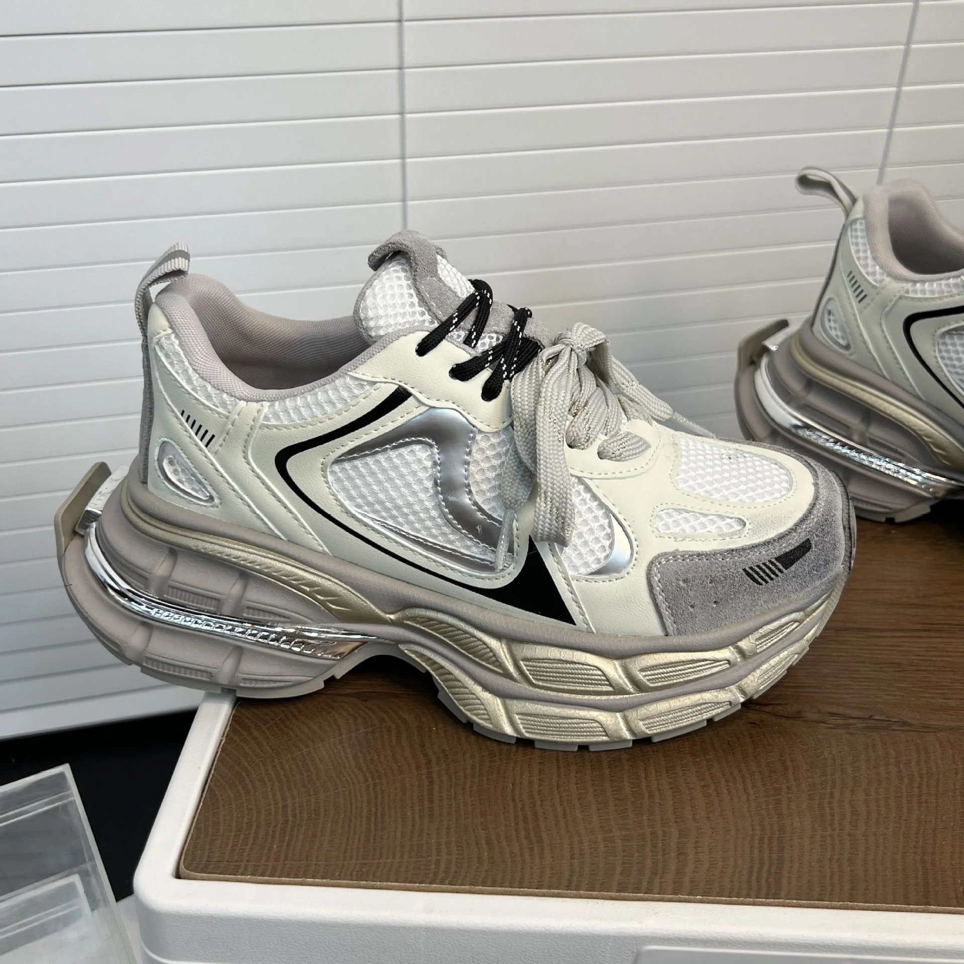 Damen Sportliche Sneakers mit atmungsaktiver Mesh-Oberfläche und stabiler Dämpfungstechnologie Heidi Mode - Image 3